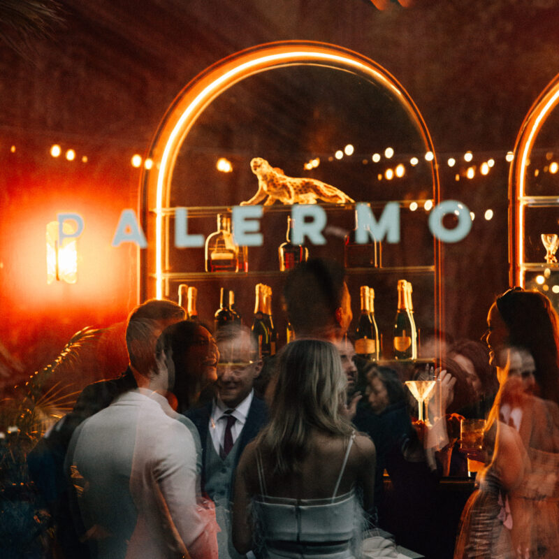 Wigilia firmowa z dobrym vibem – jak zorganizować świąteczne spotkanie, które naprawdę się uda?